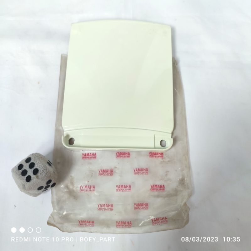 Sambungan pad pet cover tail body bodi belakang f1z fiz putih se albino original yamaha nos