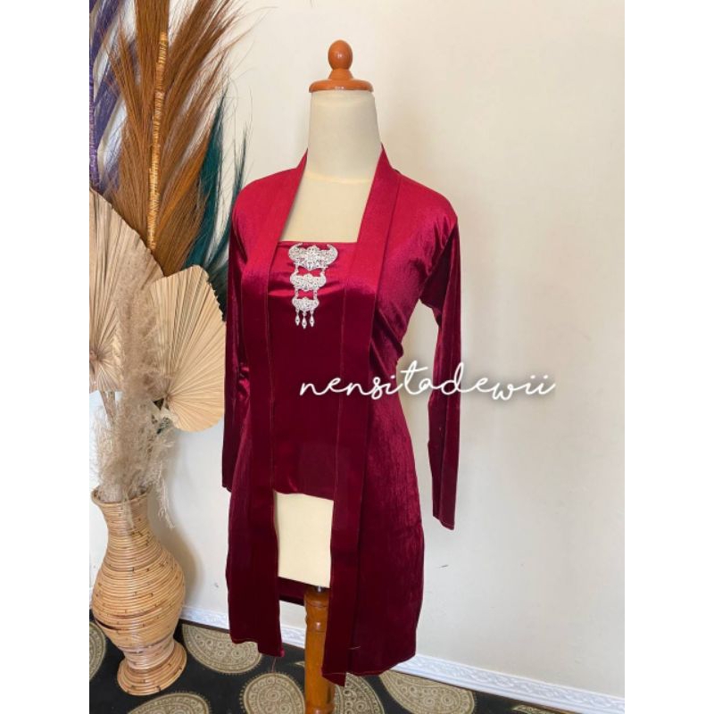 Kebaya Panjang, Model Kutubaru - Warna Maroon