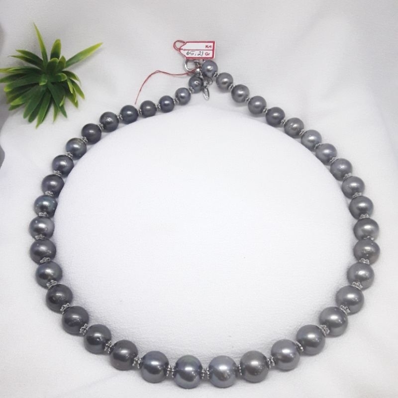 kalung mutiara air laut warna hitam