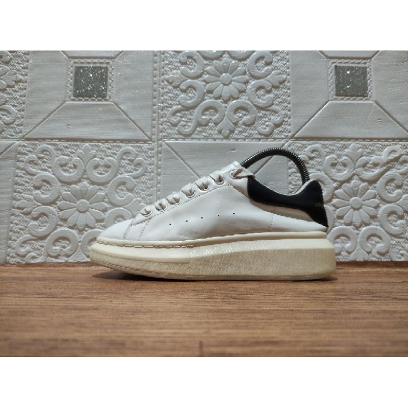 sepatu alexander mcqueen size 36 bekas