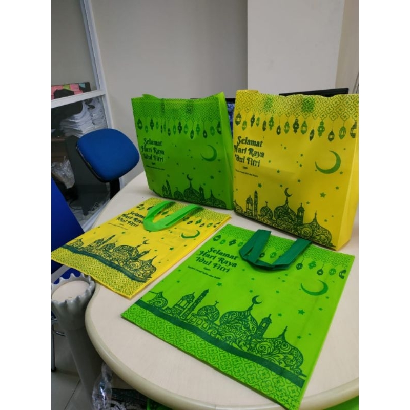 

tas hantaran lebaran uk 38×45×10 ,sponbond75gr