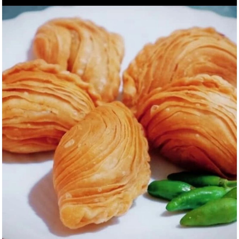 

currypuff/karipap kari kentang ayam
