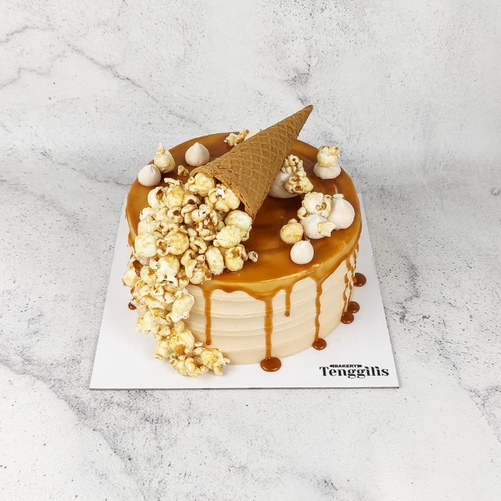 

SURABAYA SAJA [FREE TOPPER] Popcorn Caramel Cake