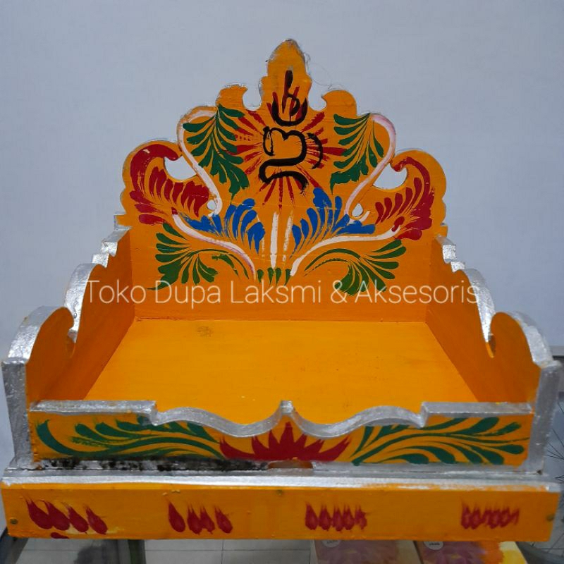 Pelangkiran Kayu Tebal