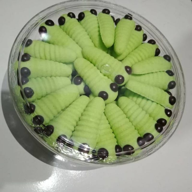 

Kue ulat bulu