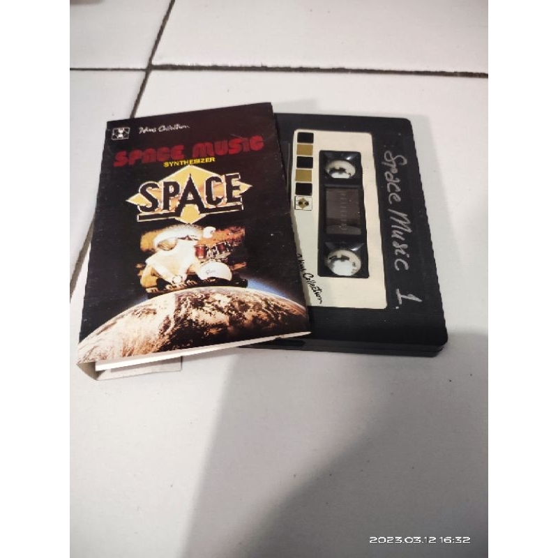 kaset pita space / space music