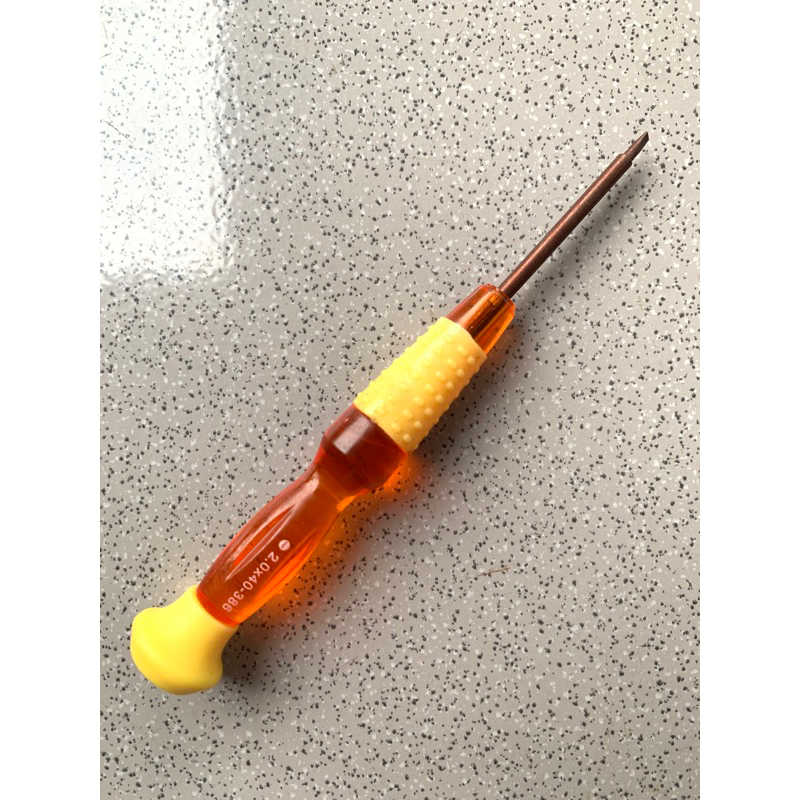 Obeng Bentuk Segitiga 1.5 "Y"