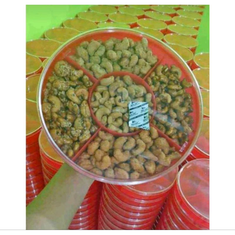 

Cemilan kacang Mede Sekat 5 Rasa