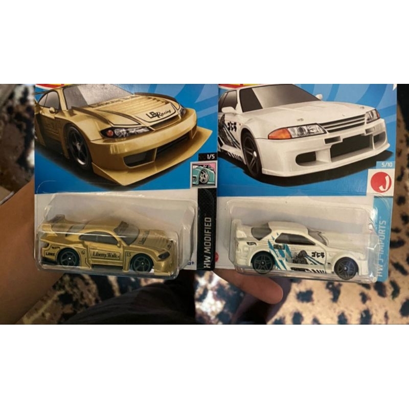 PAKET HOTWHEELS S15 GOLD & R32 GODZILLA