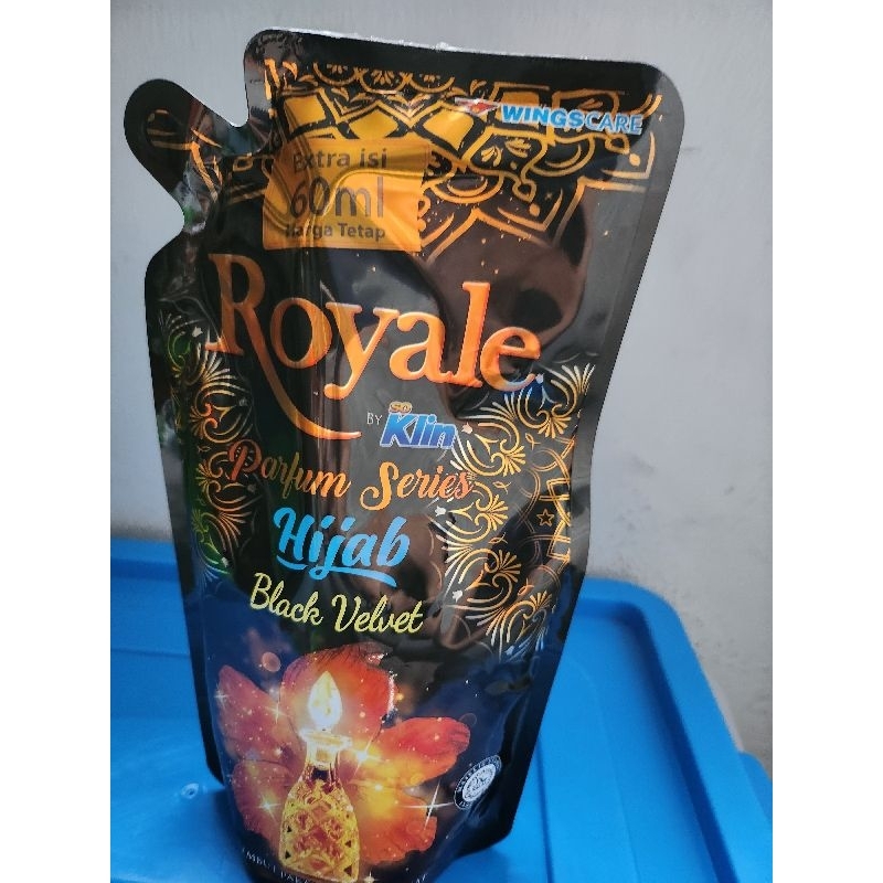 Royale pewangi baju 780 ml