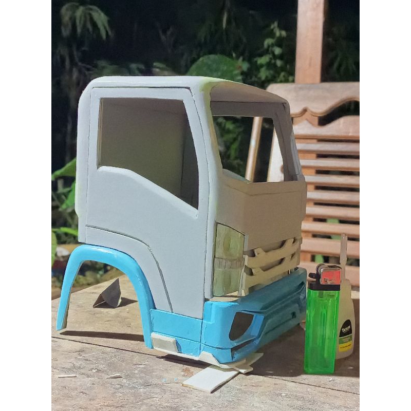 kabin miniatur truk giga skala 10