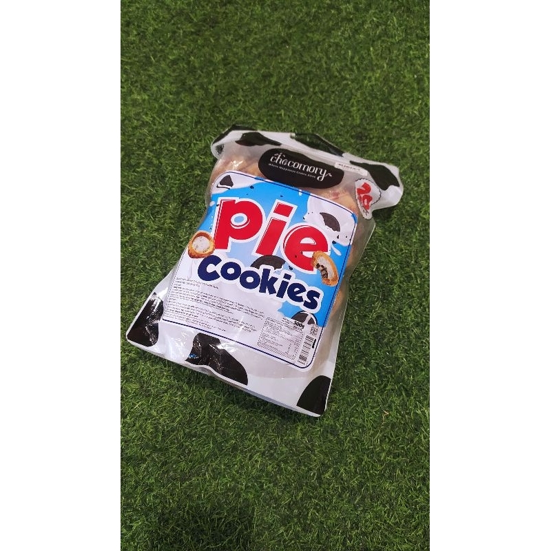 

Pie Chocomory Cookies and Cream Oleh oleh Khas Cimory