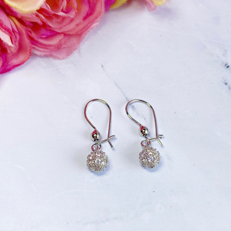 Anting Wanita Model Bola Kristal Anti Karat