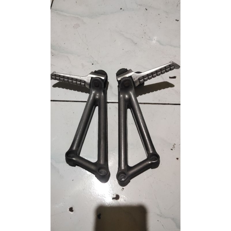 footstep belakang ninja Rr