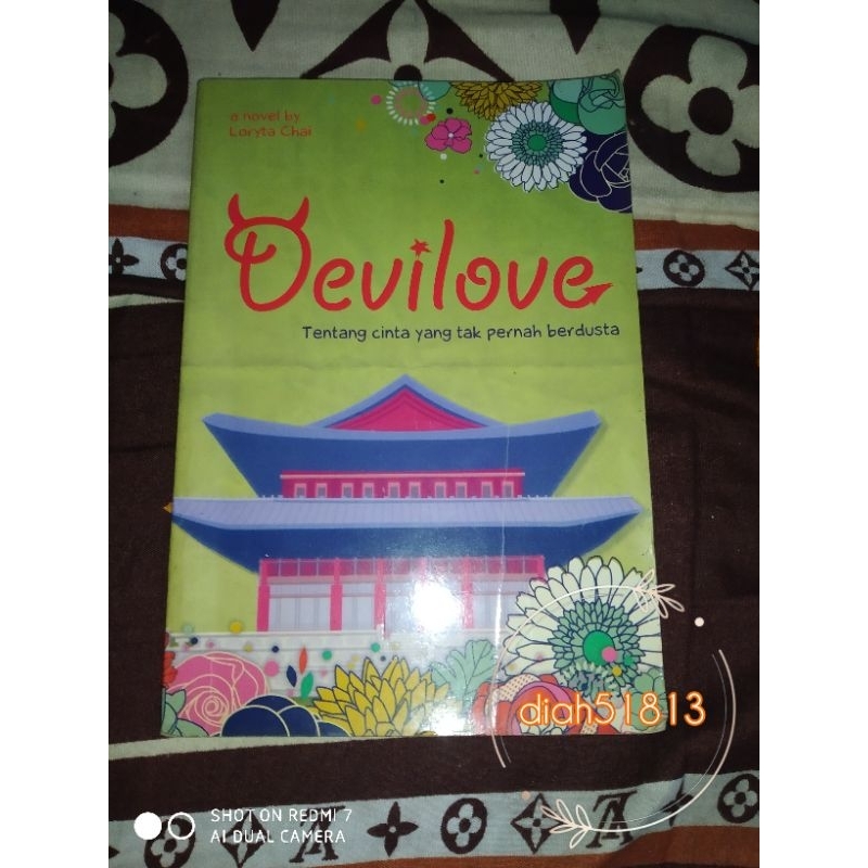 Novel Devilove - Loryta Chai (Preloved)