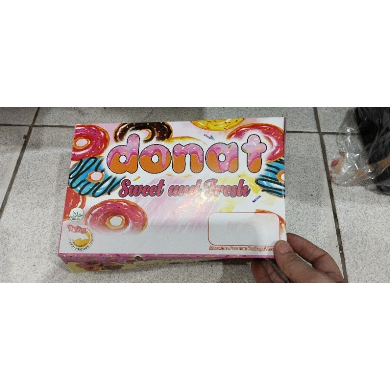 

KOTAK DONUT PINK/LM ISI 20