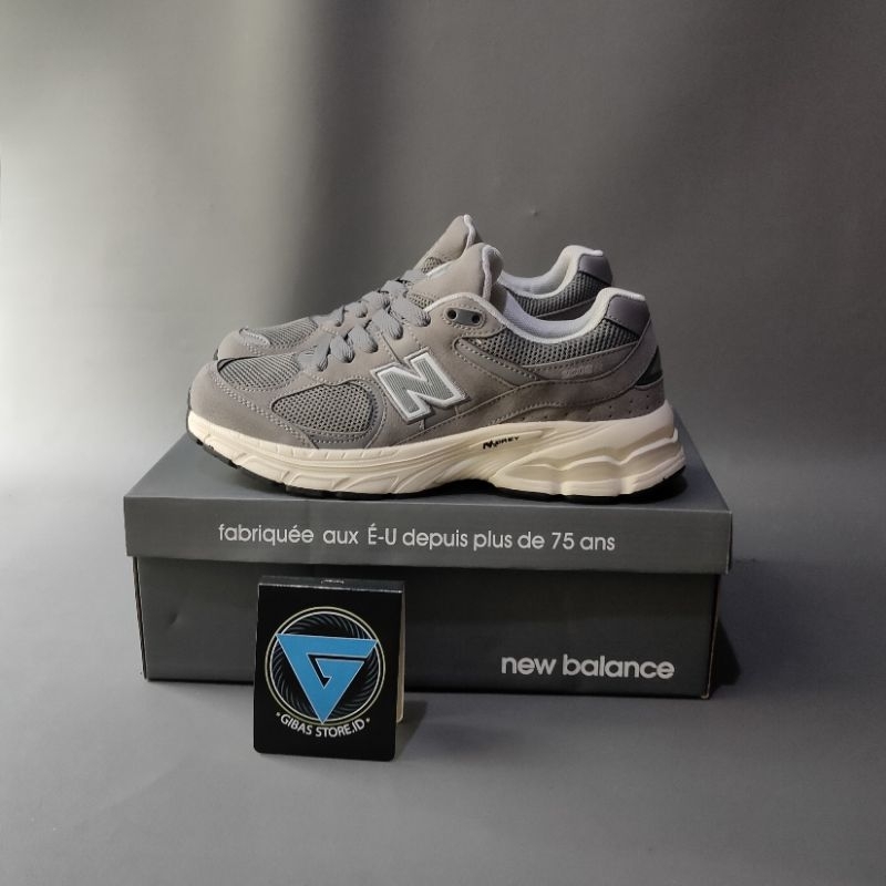 Sepatu new balance 2002R running sepatu nb 2002R mgrey sepatu running pria nb sepatu casual pria wan