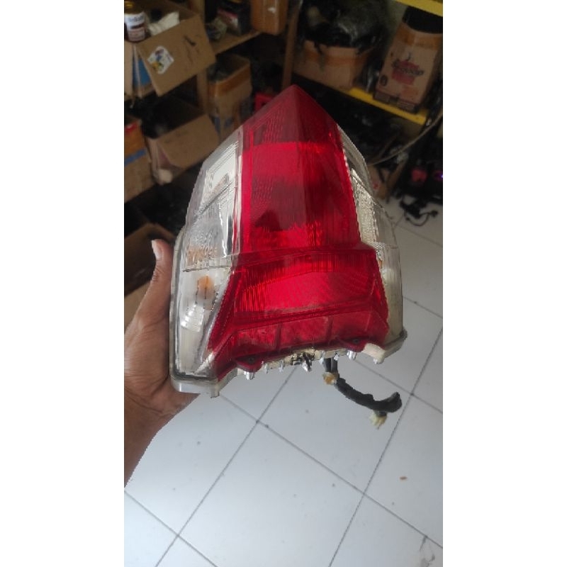 stoplamp lampu belakang supra gtr 150 original