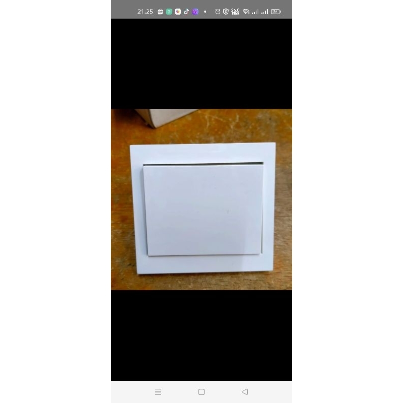 saklar engkel/tunggal berker warna putih