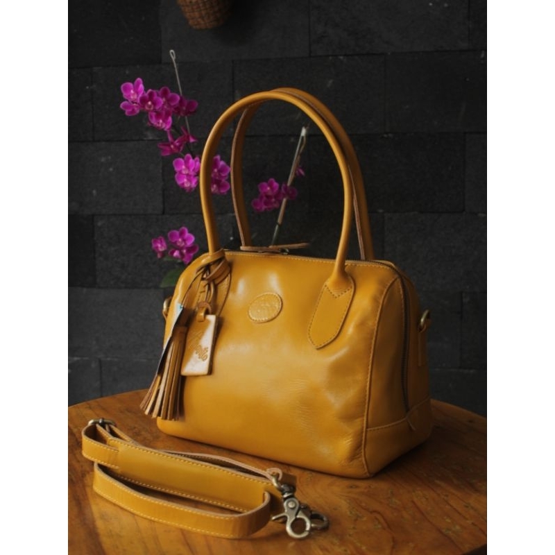 Hand bag kulit by anantio