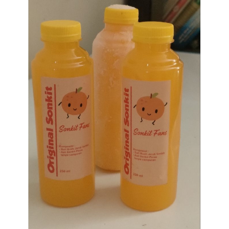 

Sari jeruk kunci/jeruk kasturi/lemon Cui Frozen perbotol 250ml/100 % murni & halal