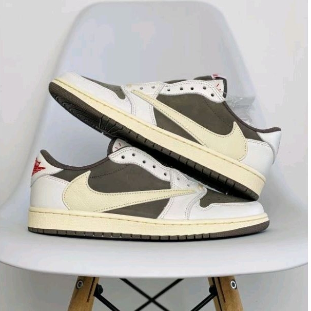 Travis Scott x Jordan 1 Low Reverse Mocha