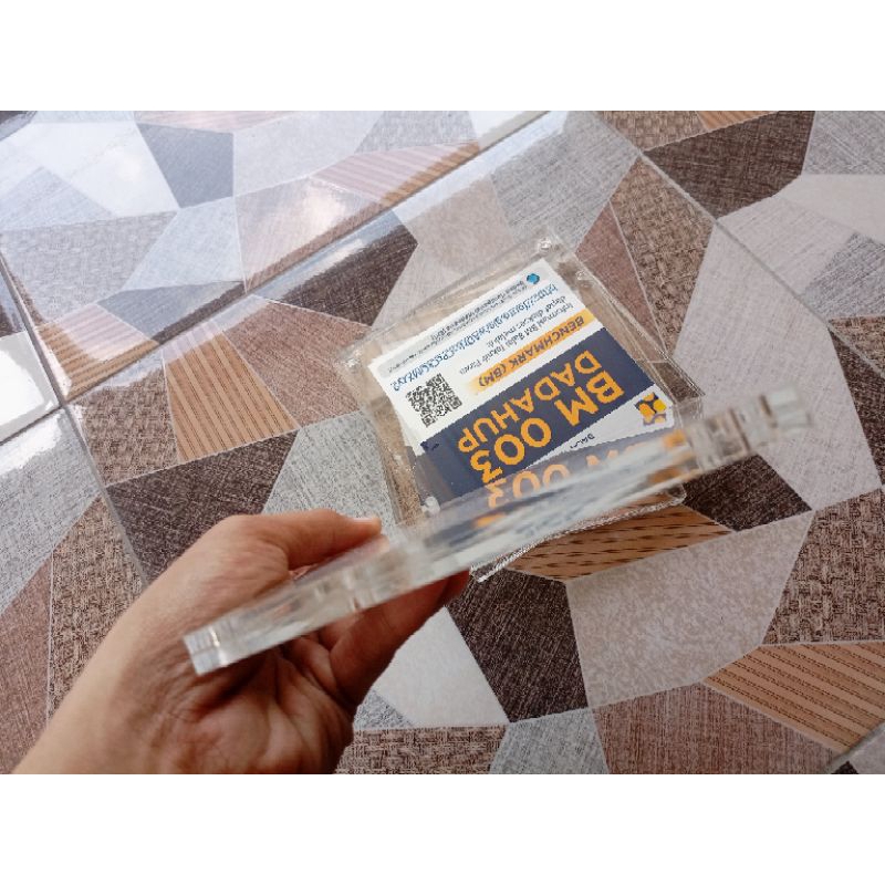 Plat patok tanah akrilik