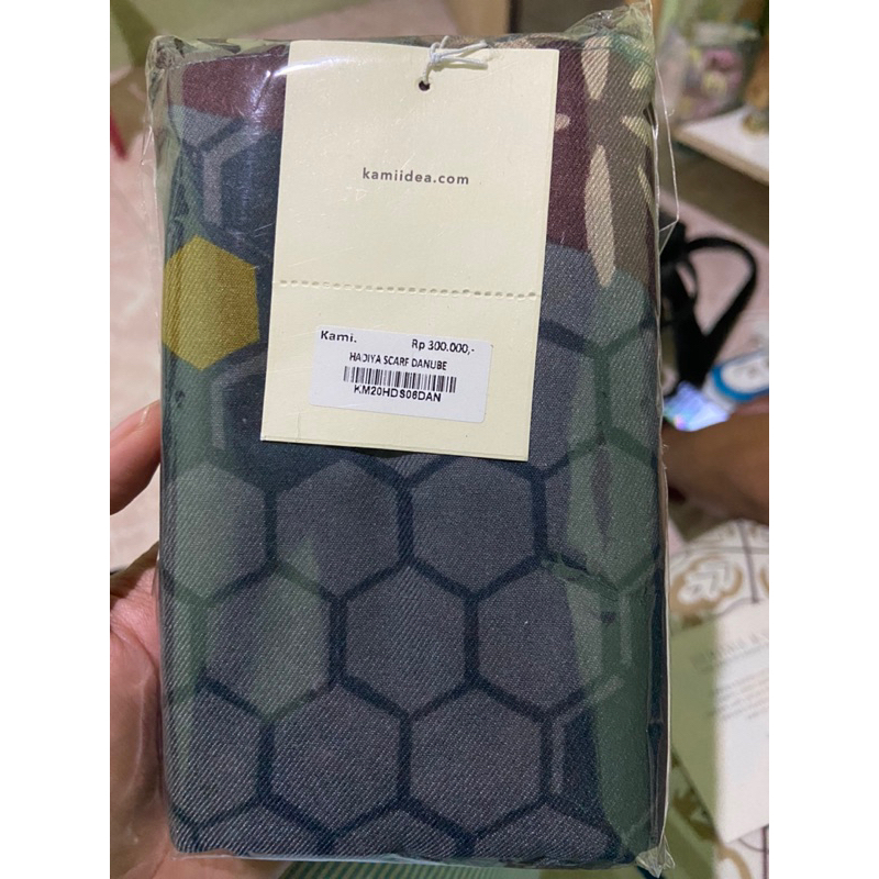 HADIYA SCARF KAMIIDEA