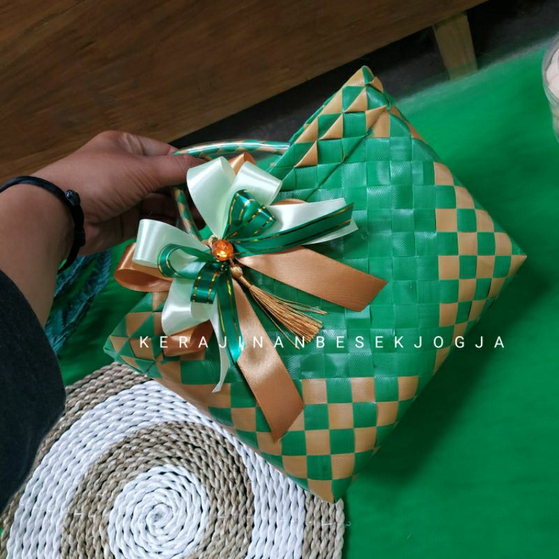 

TAS LEBARAN 21x10 t 17 / tas hampers bingkisan lebaran besek cantik besek murah besek tas belanja