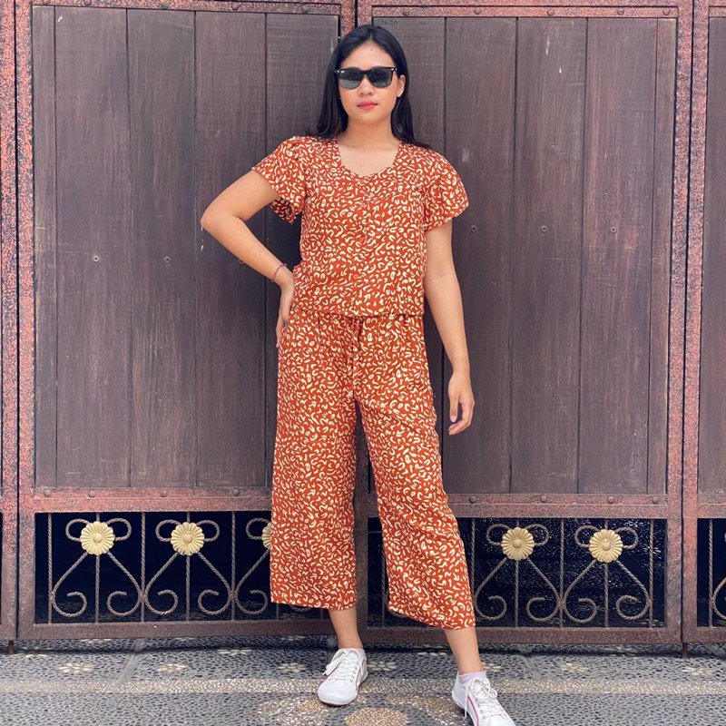 ONESET CROP CACA CELANA 7/8 BUSUI FRIENDLY