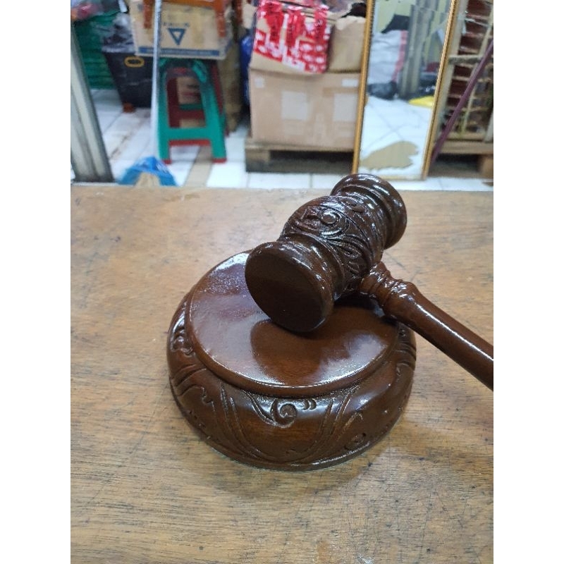 

Palu sidang ukir