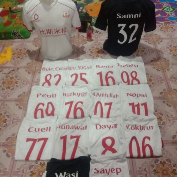 Custom Nama dan Nomor Jersey Olahraga Dewasa Kaos Futsal Sepak Bola Badminton Bulu Tangkis Baju TIMNAS