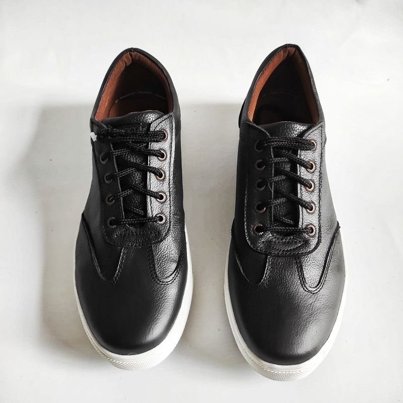 Sepatu Sneakers Casual Kasual Pria Bahan Kulit Asli 100% Original Elegan Hitam Cs1