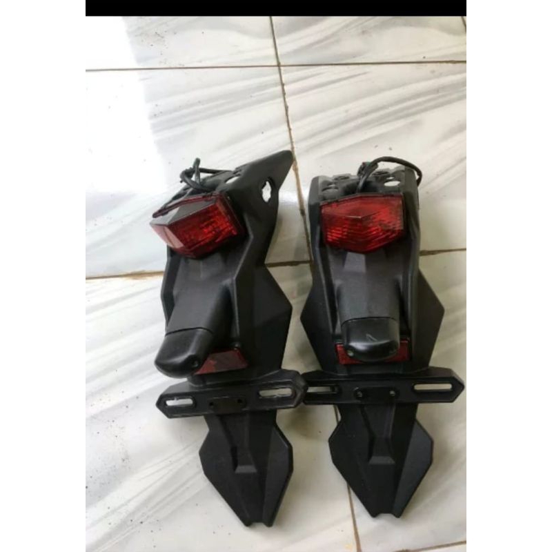 SPAKBOR SLEBOR STOPLAMP BELAKANG KLX Dtracker 150 G BF SE ori original fullset
