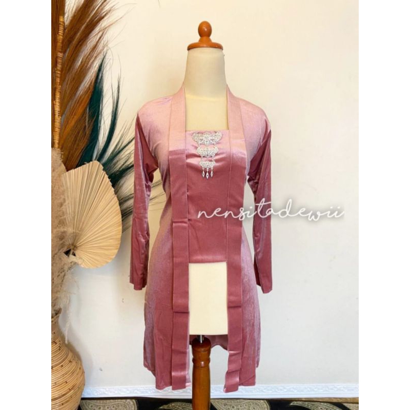 Kebaya Panjang, Model Kutubaru - Warna Rose Gold