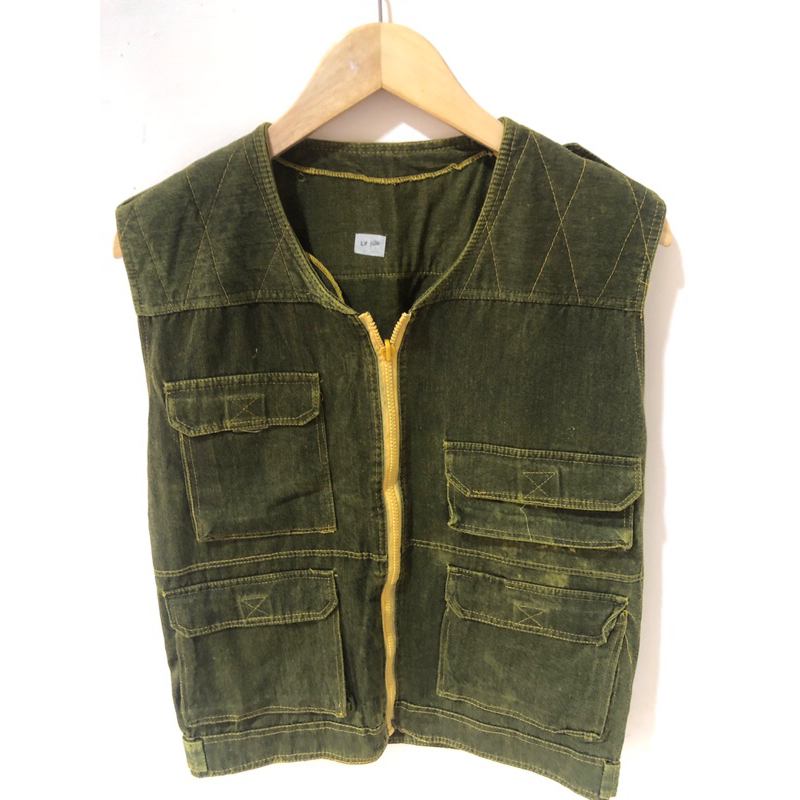 Vest green
