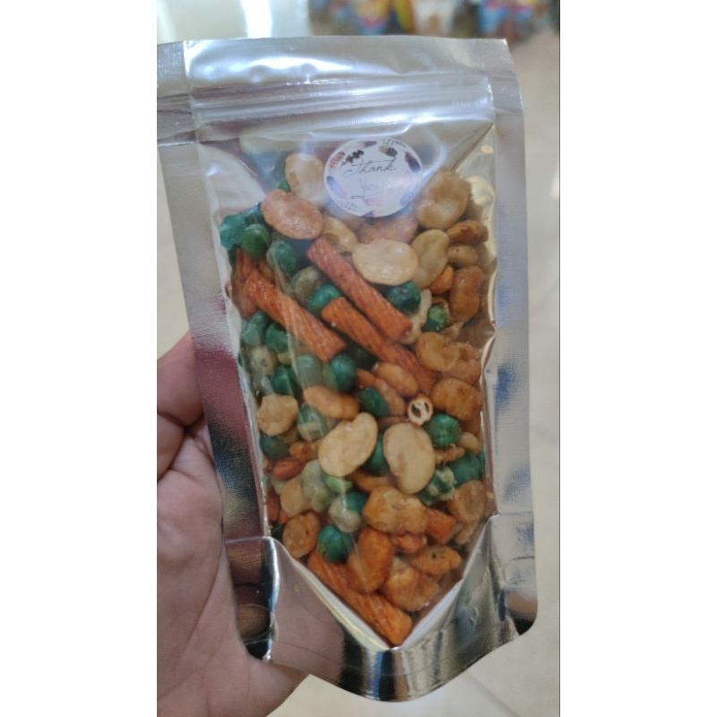 

Kacang Campur