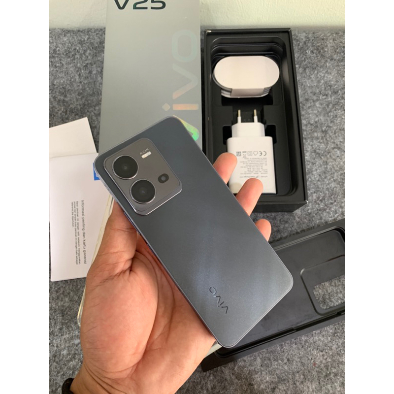 Vivo v25 5G 8/256 GB Fullset Garansi Panjang (Second)