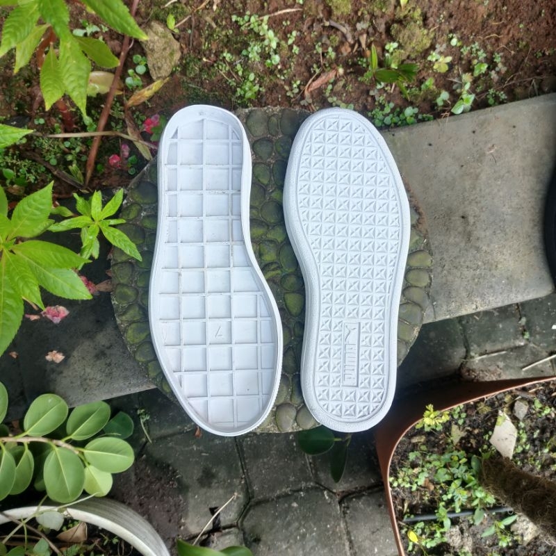 OUTSOLE PUMA BLACK, WHITE & ORANGE/BATA SIZE 36 - 46