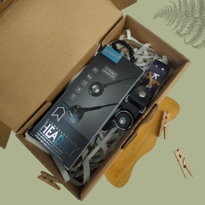 

Hampers Hadiah Gift Kado Wisuda Ulang tahun Cewek / Cowok