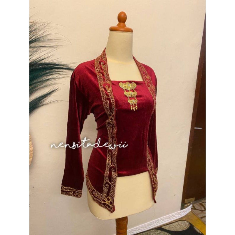 Kebaya Bordir, Model Kutubaru - Warna Maroon