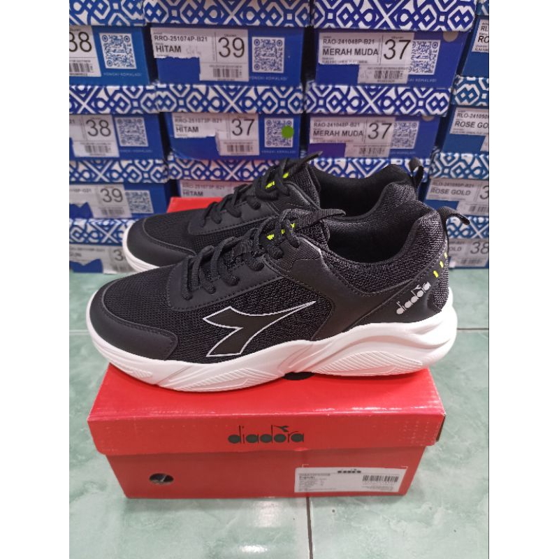 Diadora Ergo Sepatu Original Hitam