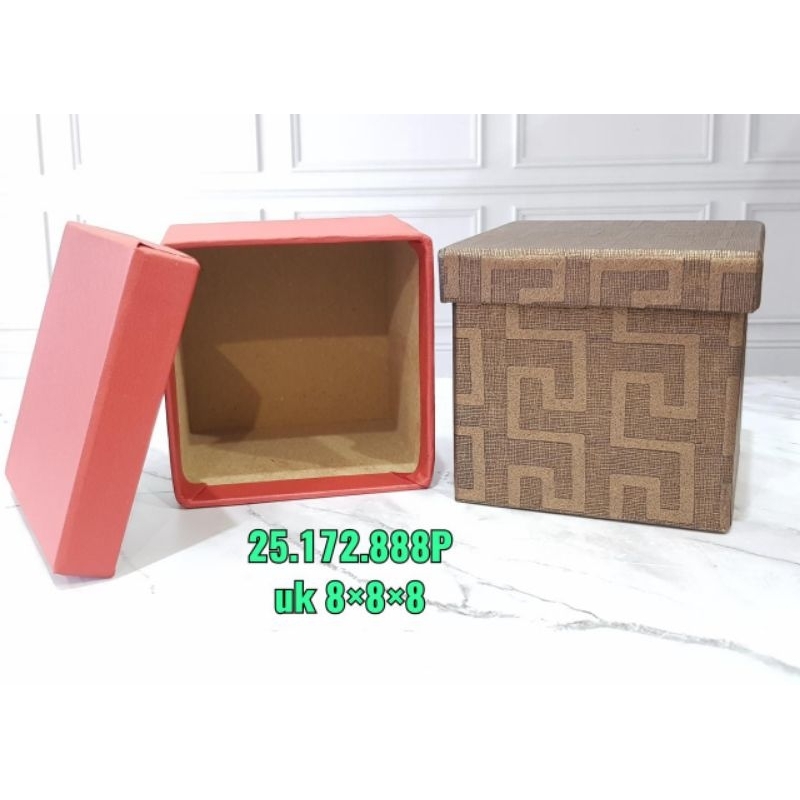 

Box Kotak Kado Karton Tebal Bungkus Warna Warni Polos dan Motif