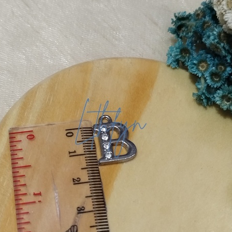 LIONTIN KALUNG WANITA // LIONTIN HURUF 4 UKURAN