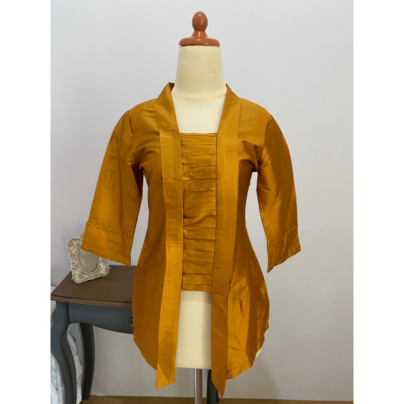 Preloved Kebaya Kutu Baru