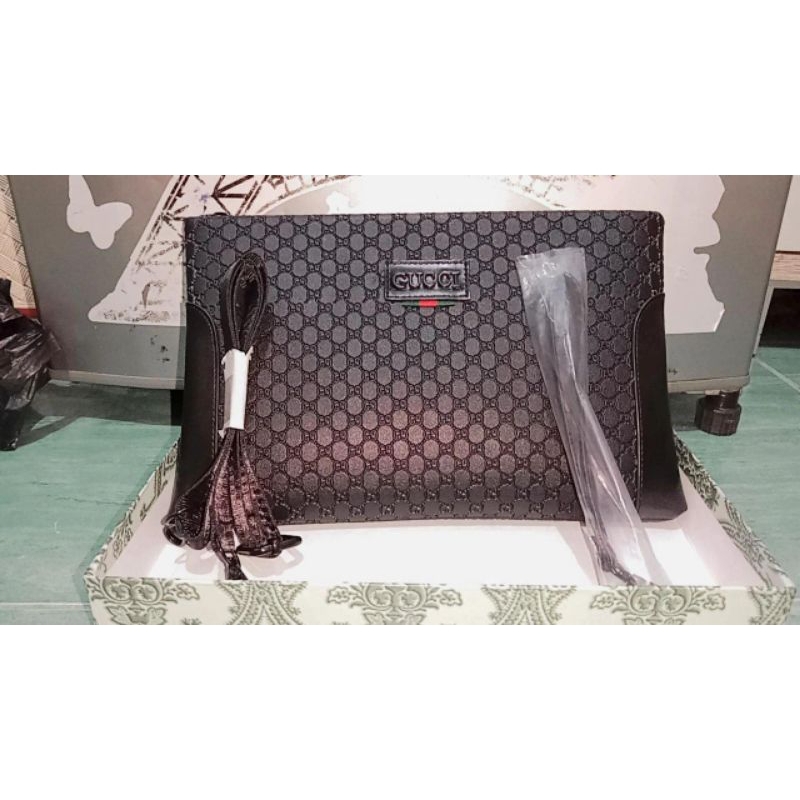 TAS PEGANG TANGAN PRIA GUCCI ITALY