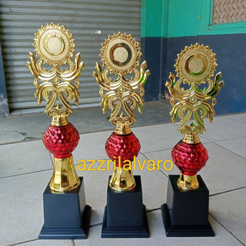 Piala FT 330 Red Tinggi 41cm