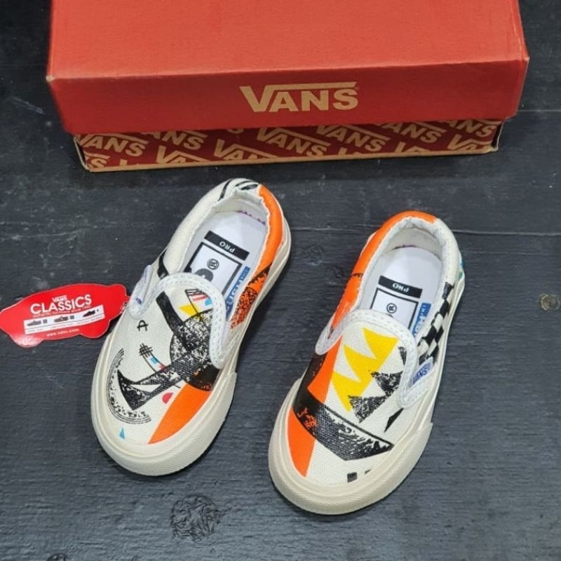 SEPATU VANS MUMA ANAK LAKI-LAKI DAN PEREMPUAN WARNA PUTIH DAN HITAM