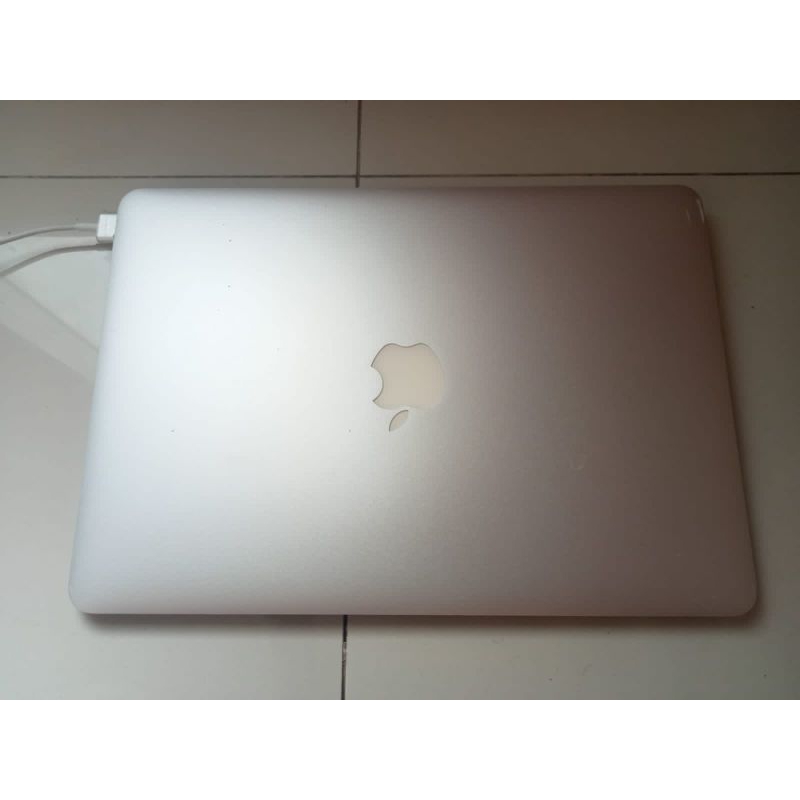 OBRAL..MAc air 13 IN 2012.ram4 SSD 64CORE I5  ..cmra rusak dan dent