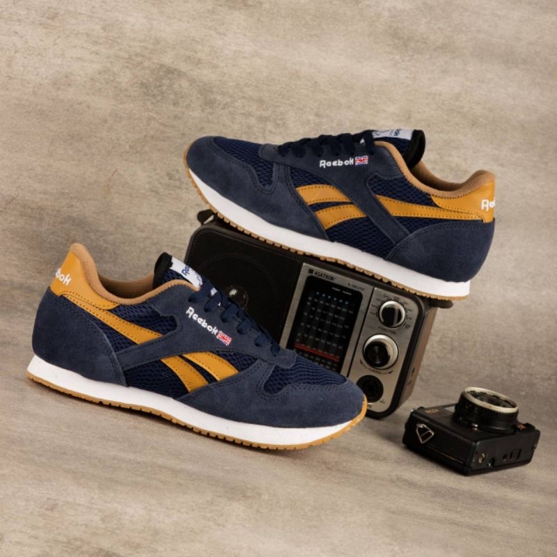 Reebok Classic &quot;Navy Brown Gum&quot;